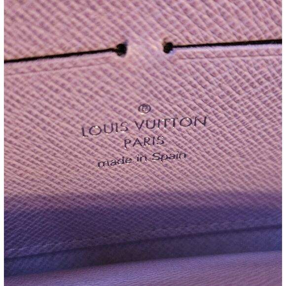 Louis Vuitton (Authentic) Rare Purple Lilac Epi Leather Zippy Long Wallet, GUC - Picture 10 of 12